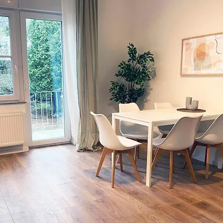 70qm In Zentral Gelegen Mit Hohen Decken - Beuys -