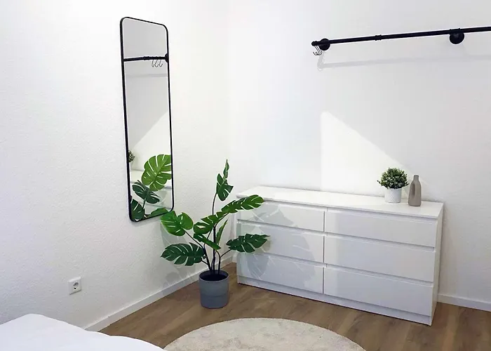 70qm In Zentral Gelegen Mit Hohen Decken - Beuys - *