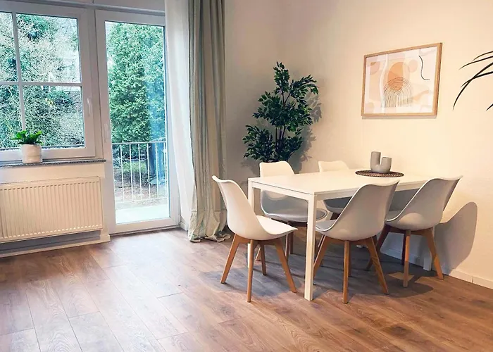 70qm In Zentral Gelegen Mit Hohen Decken - Beuys -